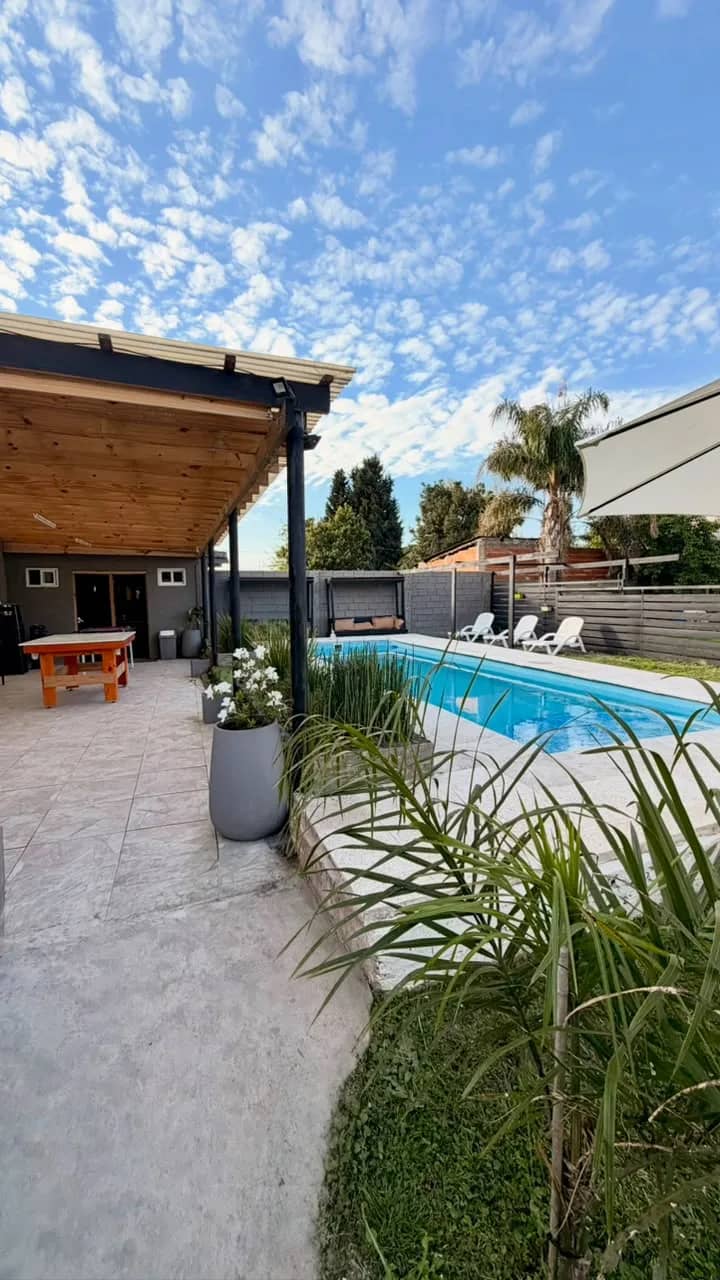 Pileta de la Quinta Veko Sur en Burzaco