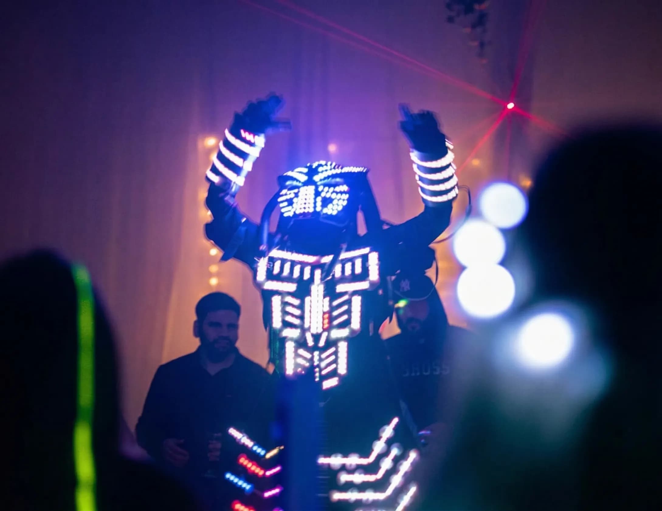 Show de Robot LED para Eventos y Fiestas en Buenos Aires